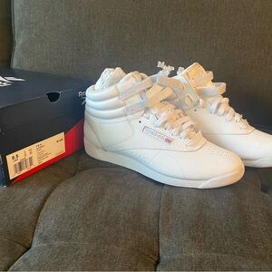 NEVER WORN F/S Hi Reebok White High-Top Sneakers